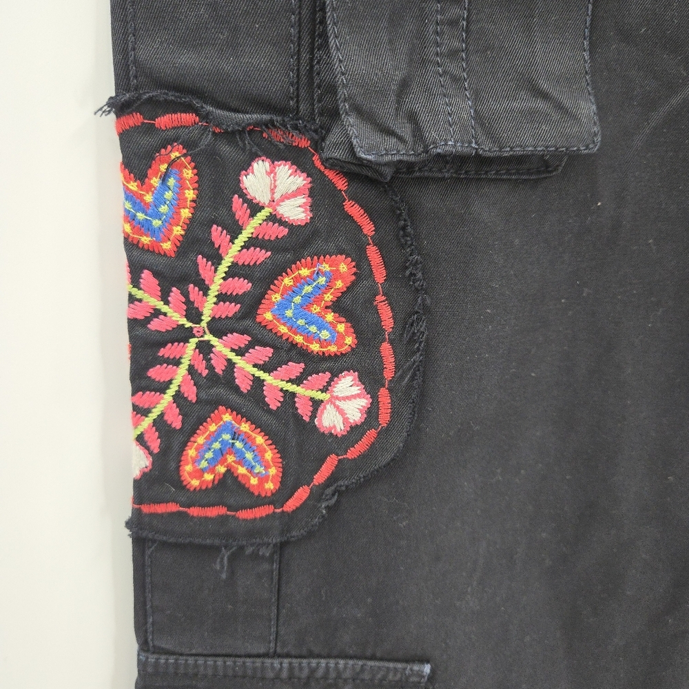 Johnny Was Pants Black‎ Embroidered Cargo Crop - Picture 7 of 15